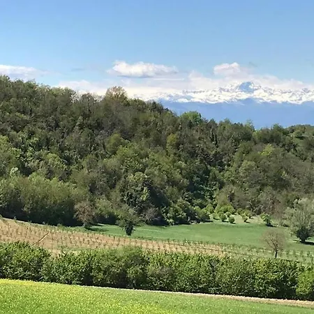 Villa With View In The Hart Of Langhe Vila *