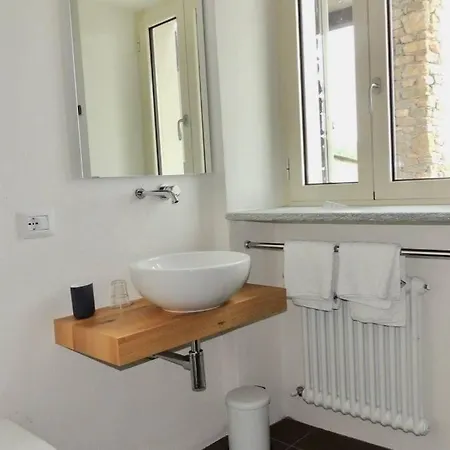 Villa With View In The Hart Of Langhe Vila *