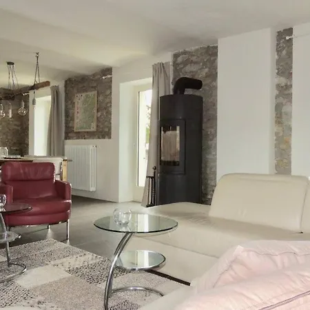 Villa With View In The Hart Of Langhe Vila