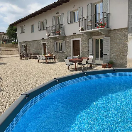 Villa With View In The Hart Of Langhe Vila *